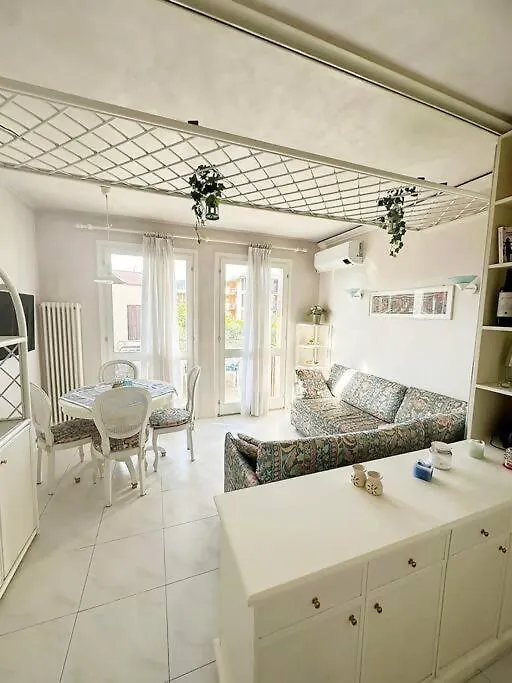 Bardolino In1 Apartment 0*,